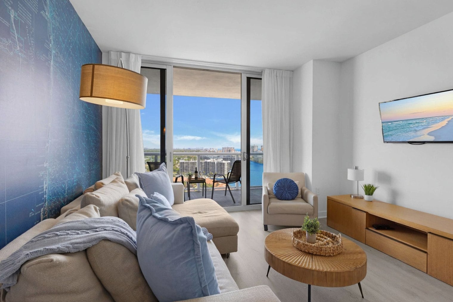 Building Photo - 1180 E Hallandale Beach Blvd