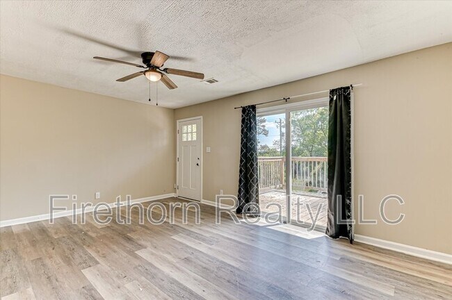 Building Photo - 1026 Weston St