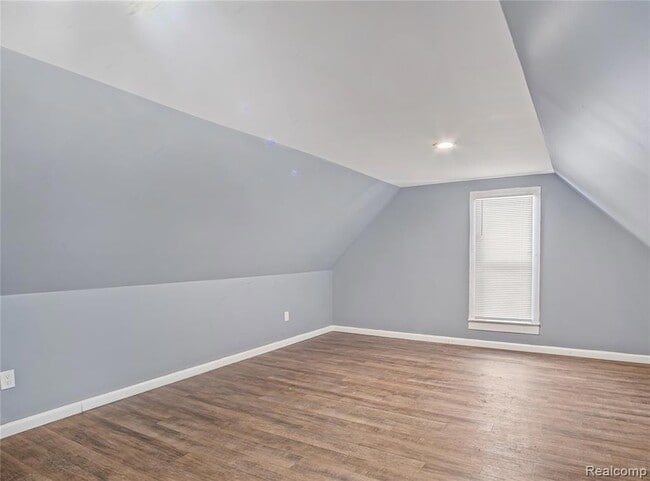 Building Photo - 671 Clairmount Ave