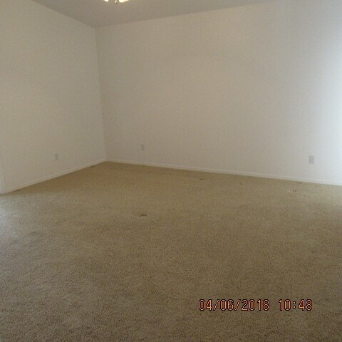 Building Photo - 3 Bedroom 2 Bath 3 Car Garage