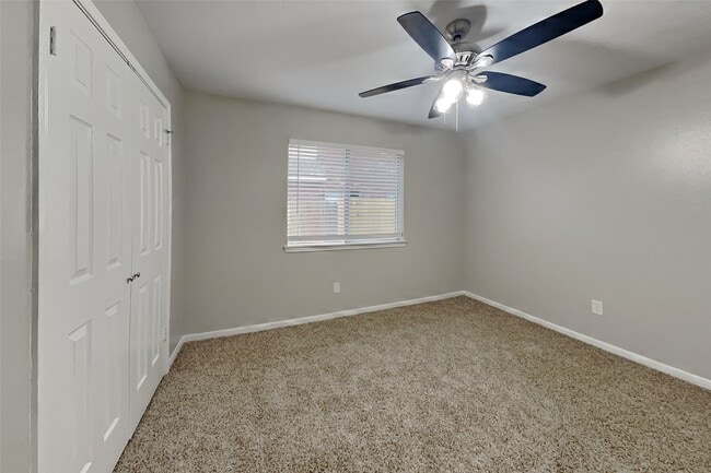 Building Photo - 21226 Park Run Dr