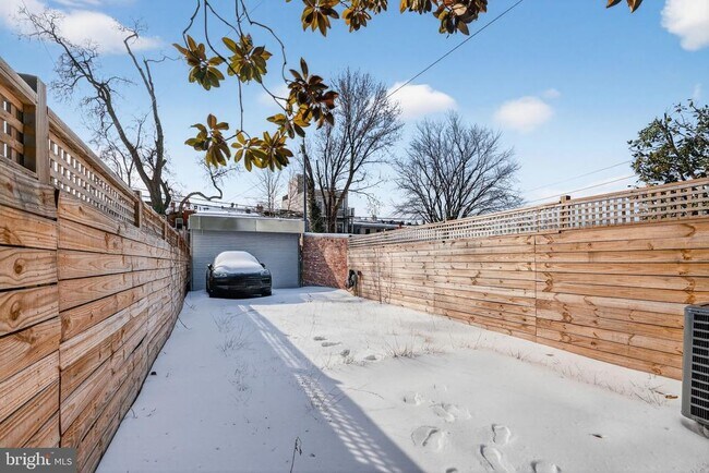 Building Photo - 32 Adams St NW