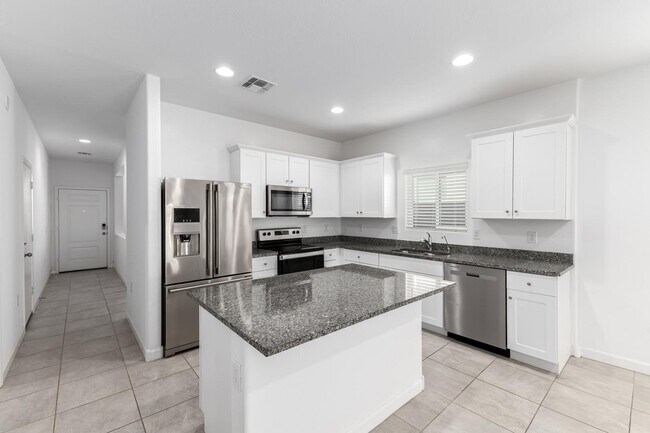 Building Photo - 3241 W Shanley Ave