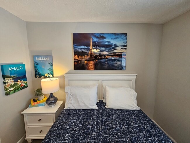 Building Photo - 814 Pierson Rd