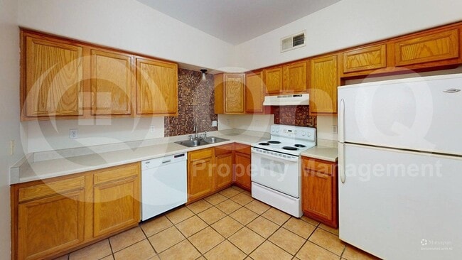 Building Photo - 4009 N Stone Ave