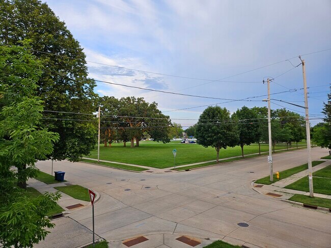 South Park - 802 W 11th Ave