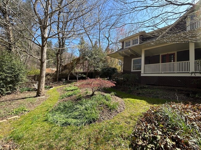 Building Photo - North AVL -  Renovated Arts & Crafts Cottage