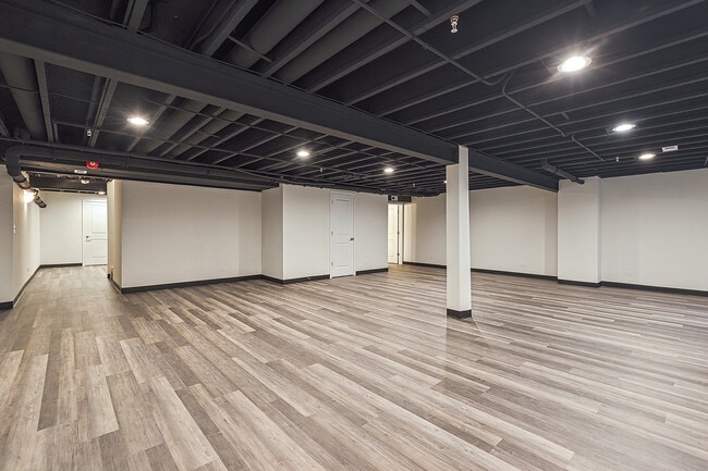 Building Photo - 64 Olympus Dr