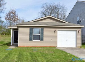 Building Photo - 303 Counter Point Dr
