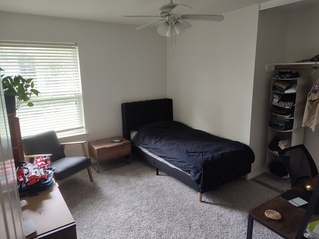 Building Photo - 2223 Greencove Ln