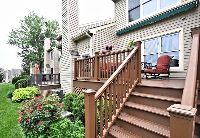 Building Photo - 187 Pinecrest Ln