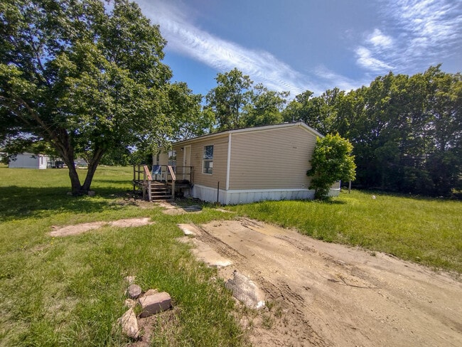 Building Photo - 144 Private Rd 3376 F