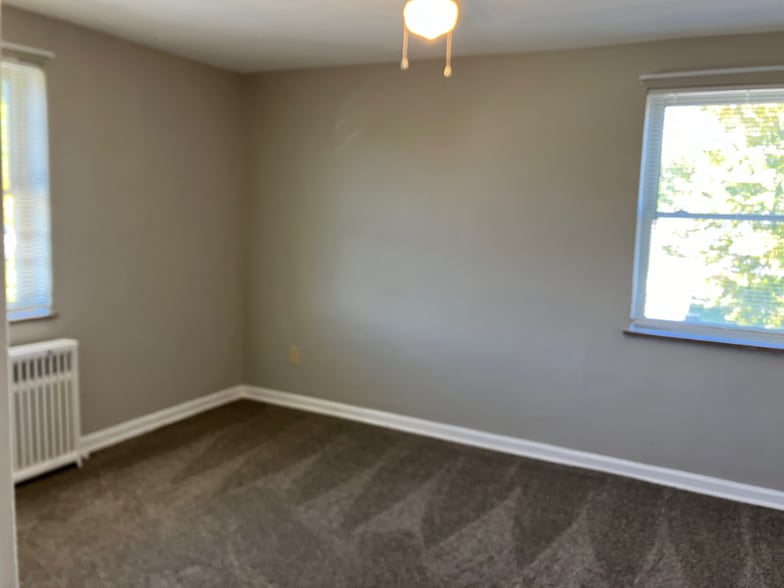 Building Photo - 4324 Schenck Ave