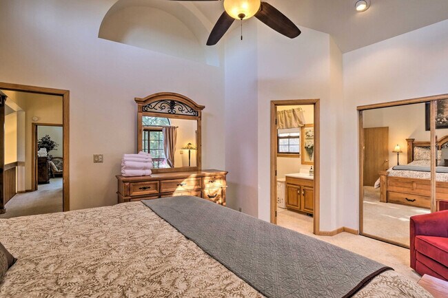 Building Photo - 1131 Pine Ridge Rd