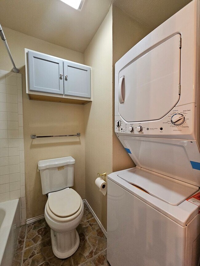 Building Photo - 4803 Hamilton Wolfe Rd