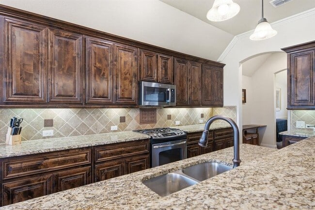 Building Photo - 17921 Misty Harbor Dr