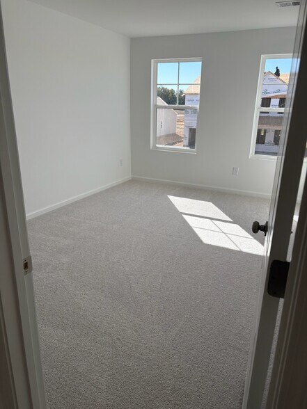 Building Photo - 106 Blossom Field Way