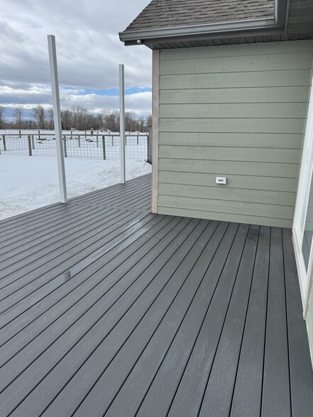 Deck - 68 N Fawn Pl