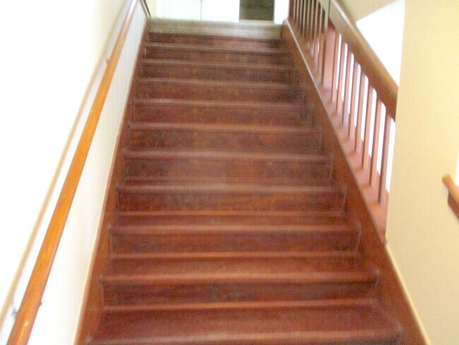 Building Photo - GET A BIG HOUSE FOR A SMALL PRICE IN BEAR CREEK