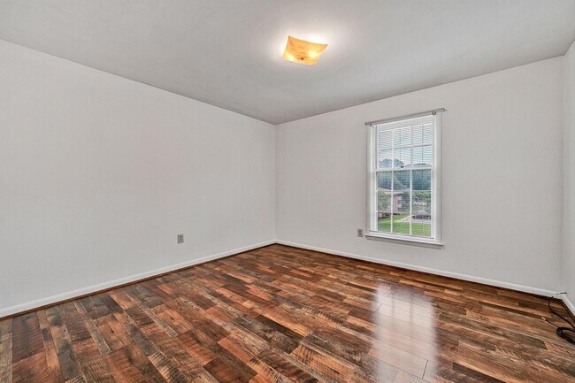 Building Photo - 5260 Crossbow Cir