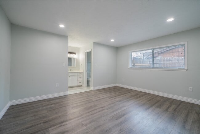 Building Photo - 7115 Shady Moss Ln