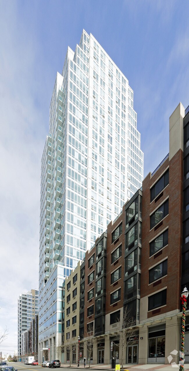 Primary Photo - Aquablu