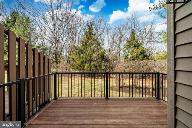 Building Photo - 124 Jeffords Ct