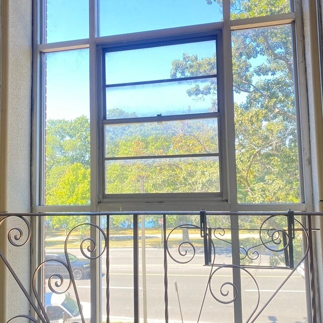 Building Photo - 70 Jamaicaway