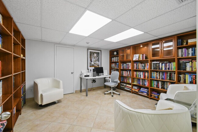 Building Photo - 2780 S Ocean Blvd