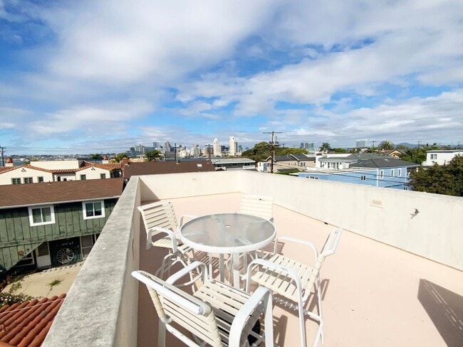Building Photo - 1bd/1ba Apartment with San Diego Bay Views