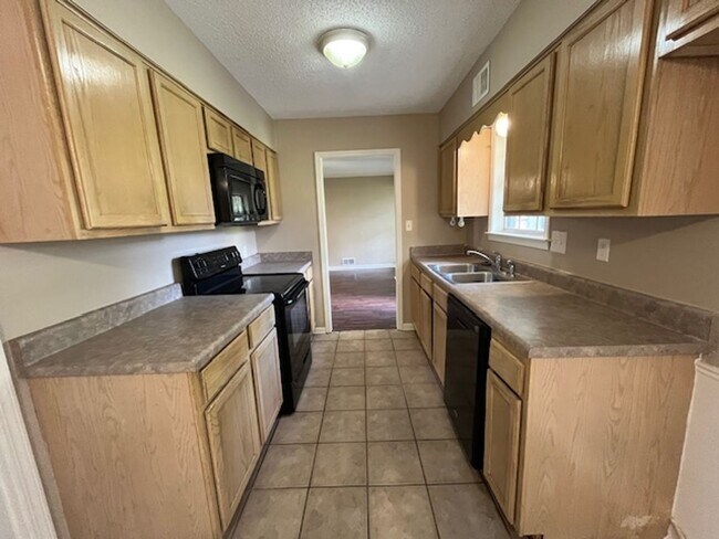 Building Photo - Renovated 3 Bedroom 2 Bath Home with 2 Car...