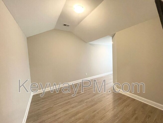 Building Photo - 301 Sumac Trail