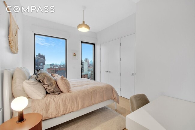 Building Photo - 269 4th Ave