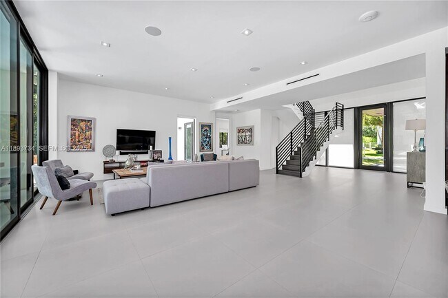 Building Photo - 5921 SW 87th St