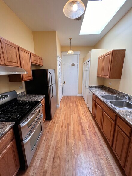 Kitchen from Living Room - 77 S Lasalle St