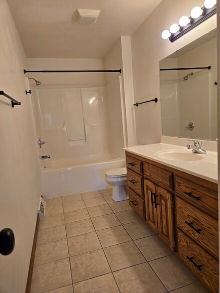 Building Photo - W3132 Glenbrooke Ct