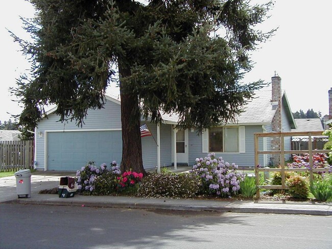 Primary Photo - 15607 NE 34th St