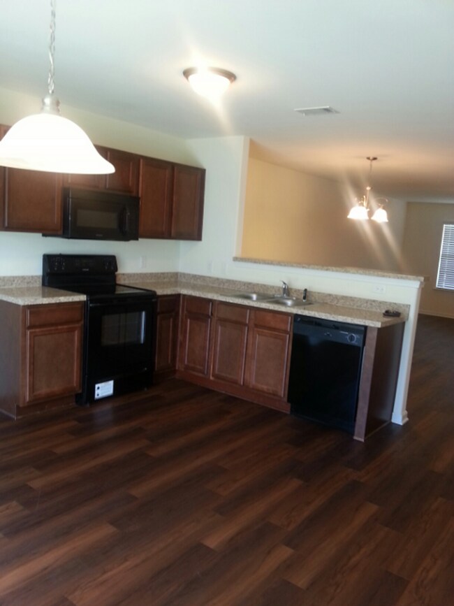 Building Photo - 56 Hasty Point Rd