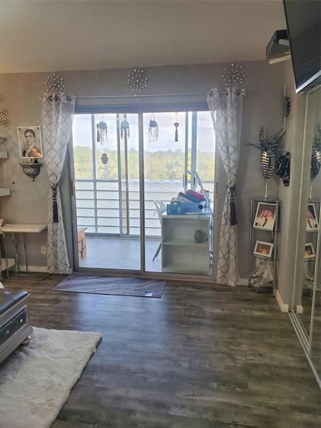 Building Photo - 4058 Ainslie Dr