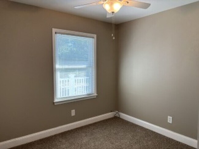 Building Photo - Beautiful home in Emerald Isle.