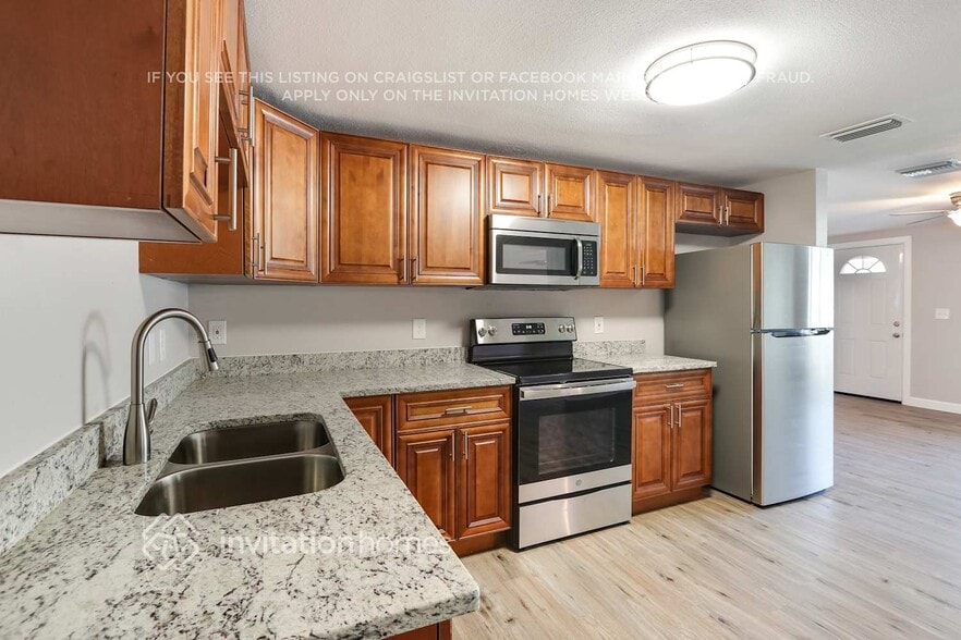 Building Photo - 15723 Sea Pines Dr