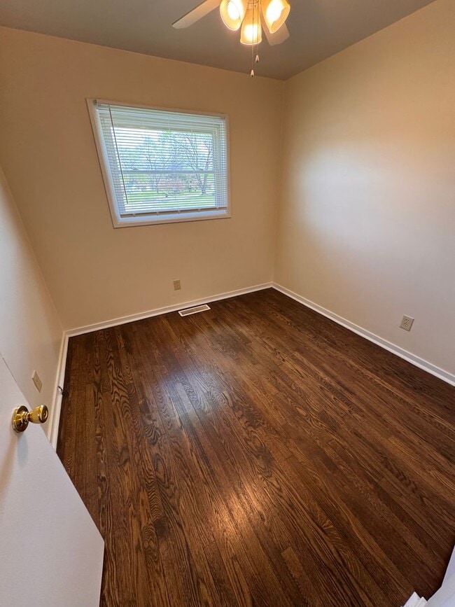 Building Photo - 2806 Bainbridge Ave
