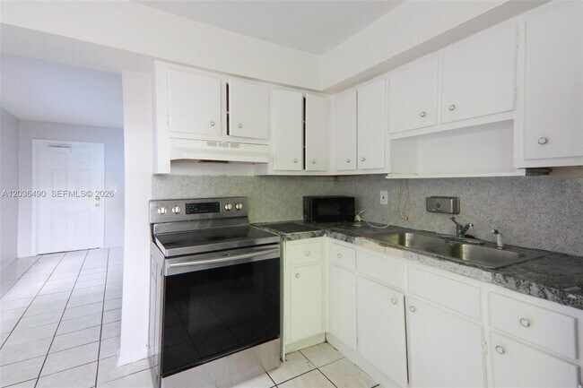 Building Photo - 1321 N 58th Ave