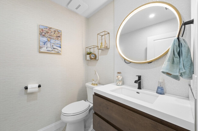 Building Photo - 17235 Bay St