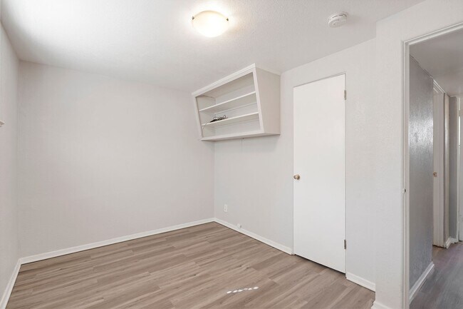 Building Photo - Adorable 1 bedroom apartment on first floor