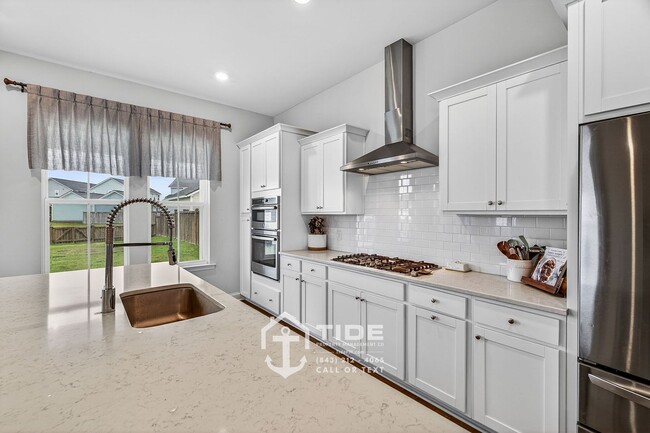 Building Photo - Private Retreat with Modern Upgrades