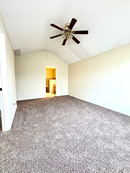 Building Photo - 578 Hampton Way