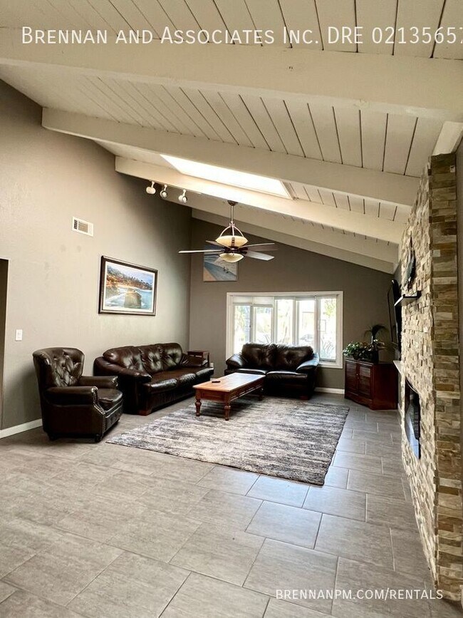 Building Photo - 5775 Sprinter Ln