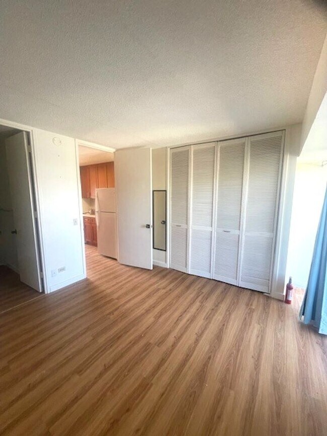 Building Photo - Recently Renovated 1 Bedroom in Honolulu