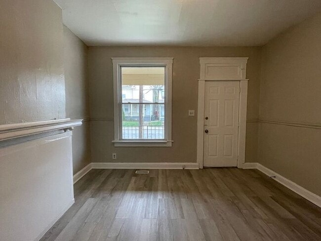 Building Photo - Inviting 2-Bedroom Apartment with Ideal Am...